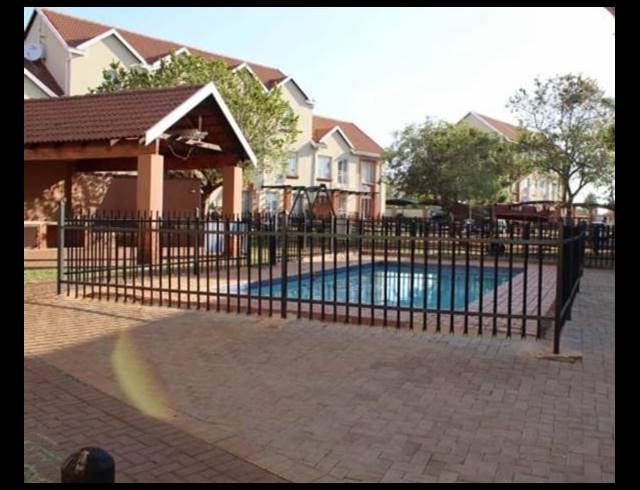 2 BEDROOM APARTMENT FOR SALE IN THE ORCHARDS